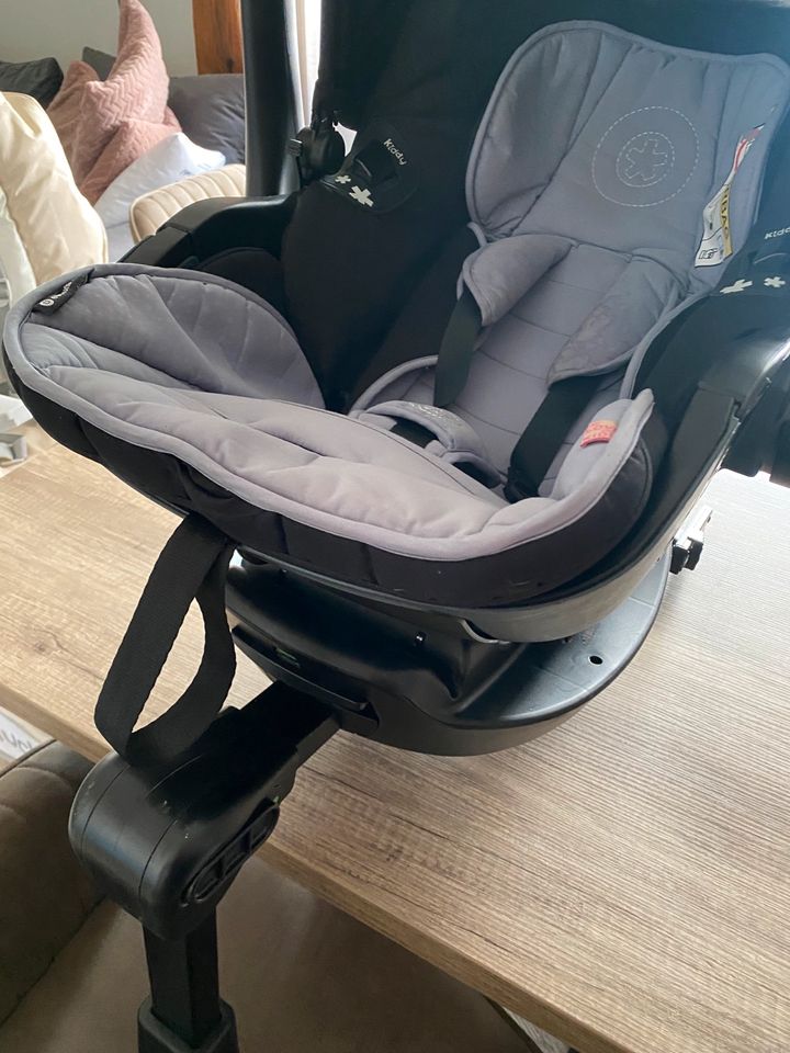 Babyschale Evoluna i-Size 2 inkl. Isofix Base in Halberstadt