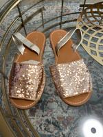 Glitzer Sandalen Größe 38 Neu! Hessen - Maintal Vorschau