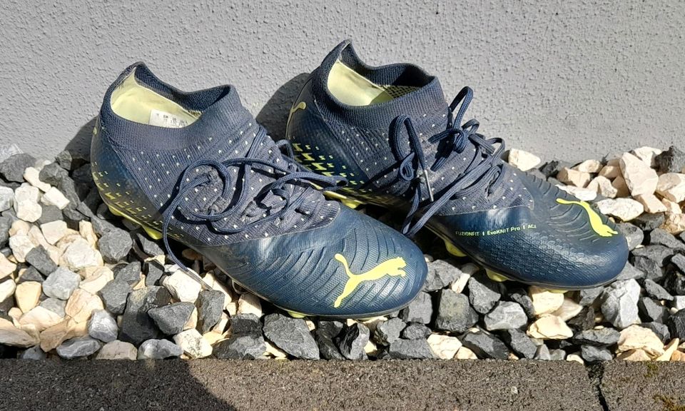 Puma Fußballschuhe 35 FG blau gelb Kinder in Duisburg