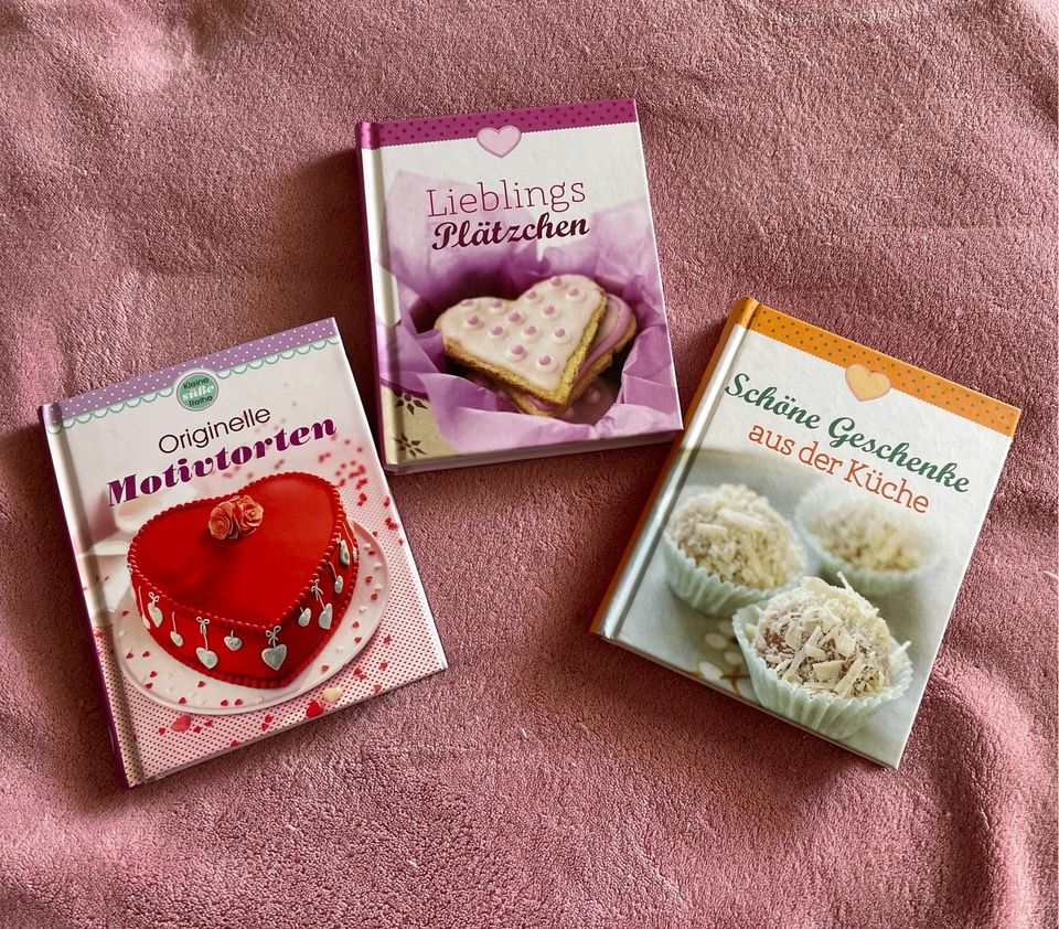 3 kleine Backbücher: Motivtorten, Plätzchen, Geschenke in Kehl