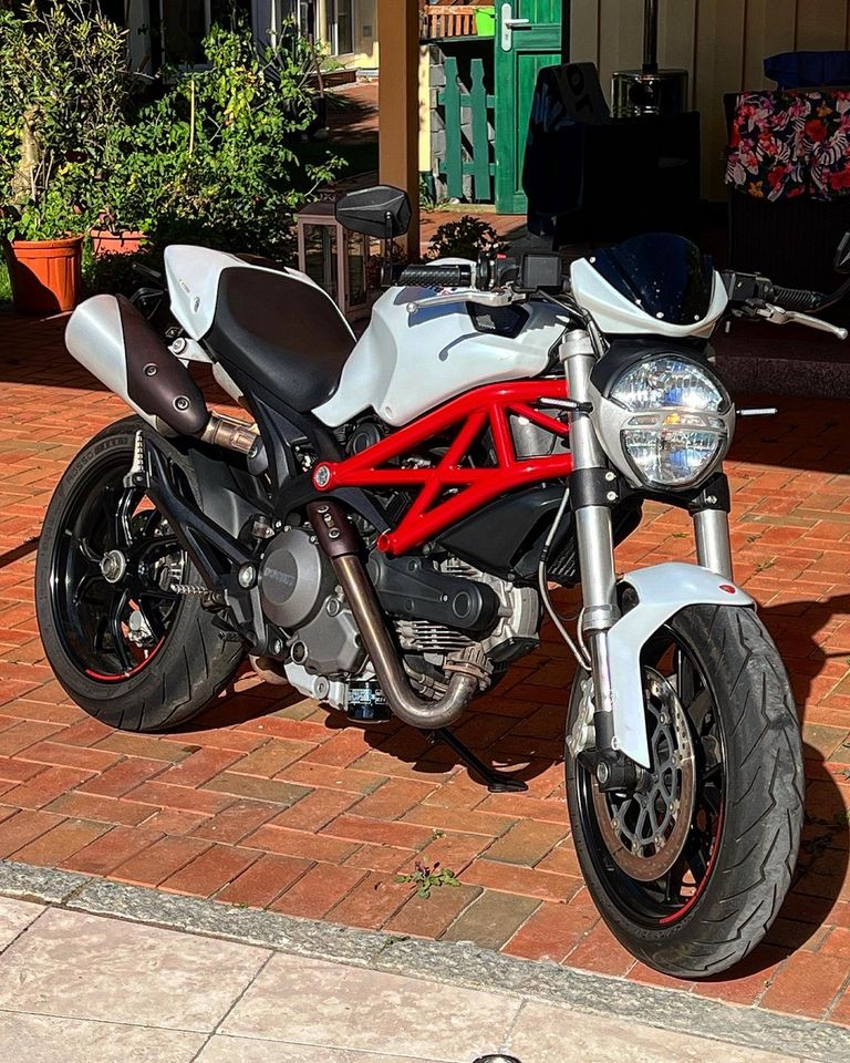 Ducati Monster 796 ABS Bj. 2012 19200Km in Bleckede