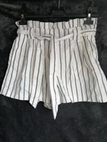 Zara Hot Pants kurze Hose mit Gürtel  Gr S Baden-Württemberg - Aalen Vorschau