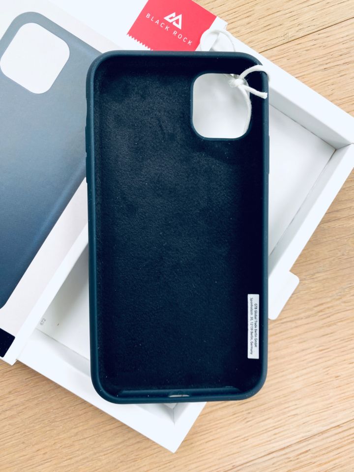 NEU: BLACK ROCK URBAN SILICONE für iPhone 11 Max, Midnight Blue in München