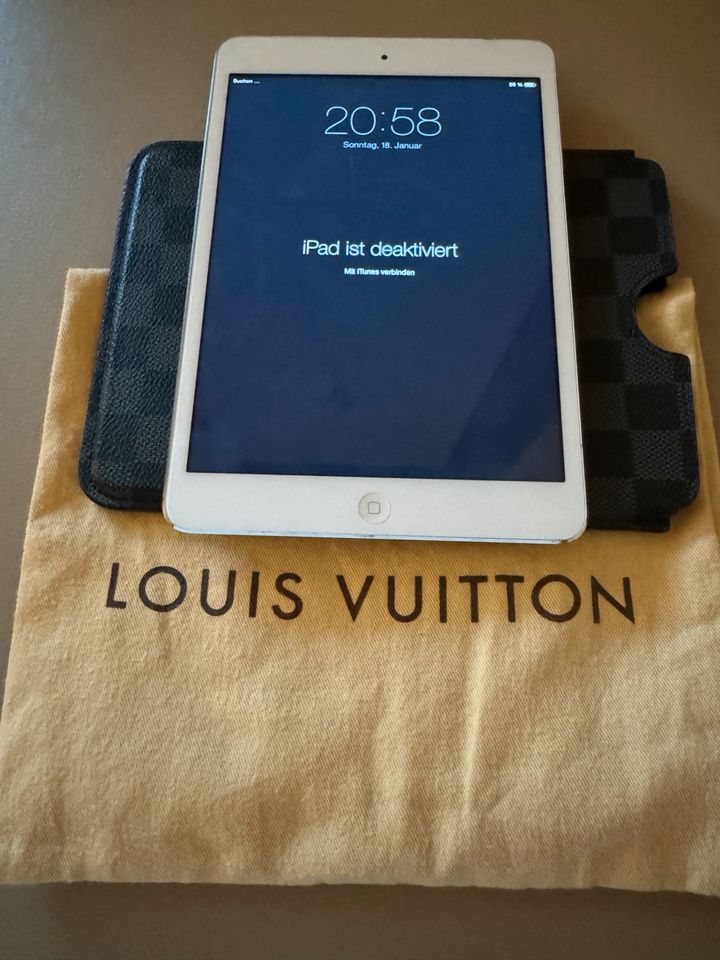 Apple IPad Mini + Louis Vuitton Hülle in Schermbeck