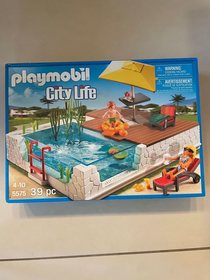 Playmobil Luxusvilla 5574, Anbau 6389 und Pool 5575 in Niederfüllbach