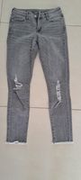 graue Jeans Used Look Gr. 4 / XXS / Gr.32 Frankfurt am Main - Harheim Vorschau