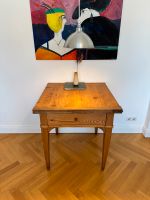 Wunderschöner Vollholz Tisch - ausklappbar, ca. 100 Jahre alt Berlin - Mitte Vorschau