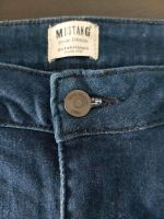 Mustang Jeans Short neuwertig  W 31 Hessen - Trebur Vorschau