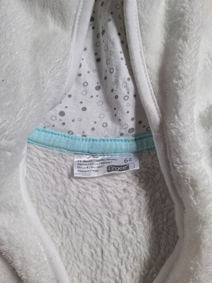 Süße Baby Jacke in Hildesheim