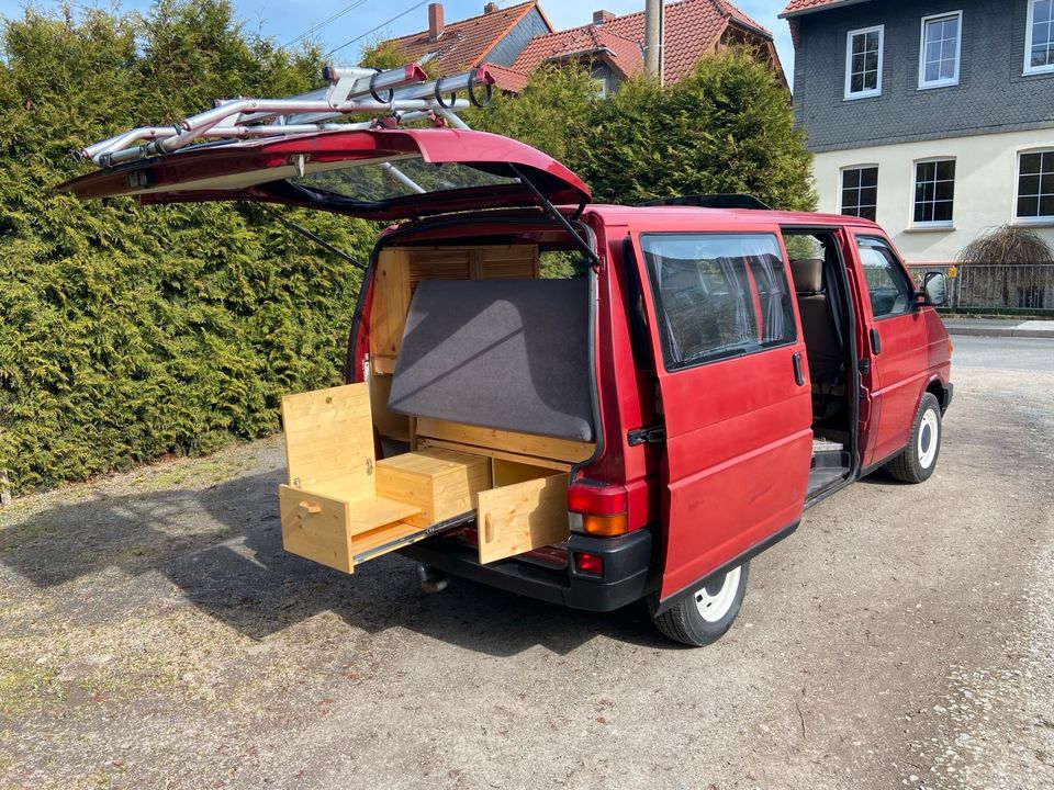 VW T4 Bus + Camperausbau + TÜV Neu! in Bad Blankenburg