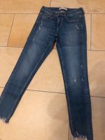 ZARA Jeans skinny  destroyed Gr 38 neuwertig Bayern - Velden Vorschau