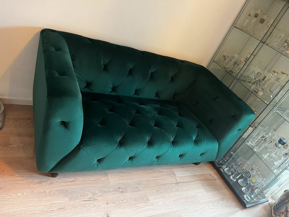 Sofa in Samt Grün 2er Sitzer ❗️wie neu ❗️ in Hankensbüttel