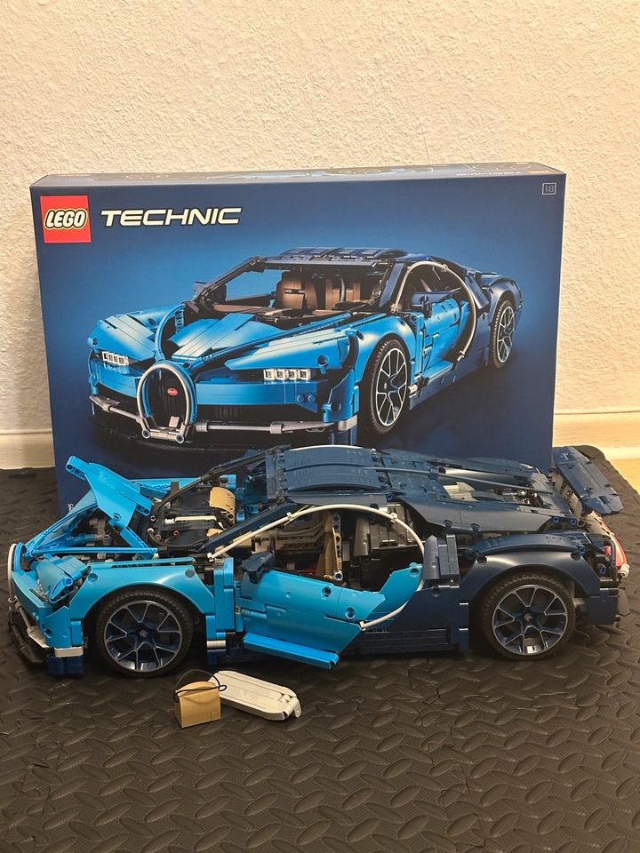 Lego Technic 42083 Bugatti Chiron in Aachen