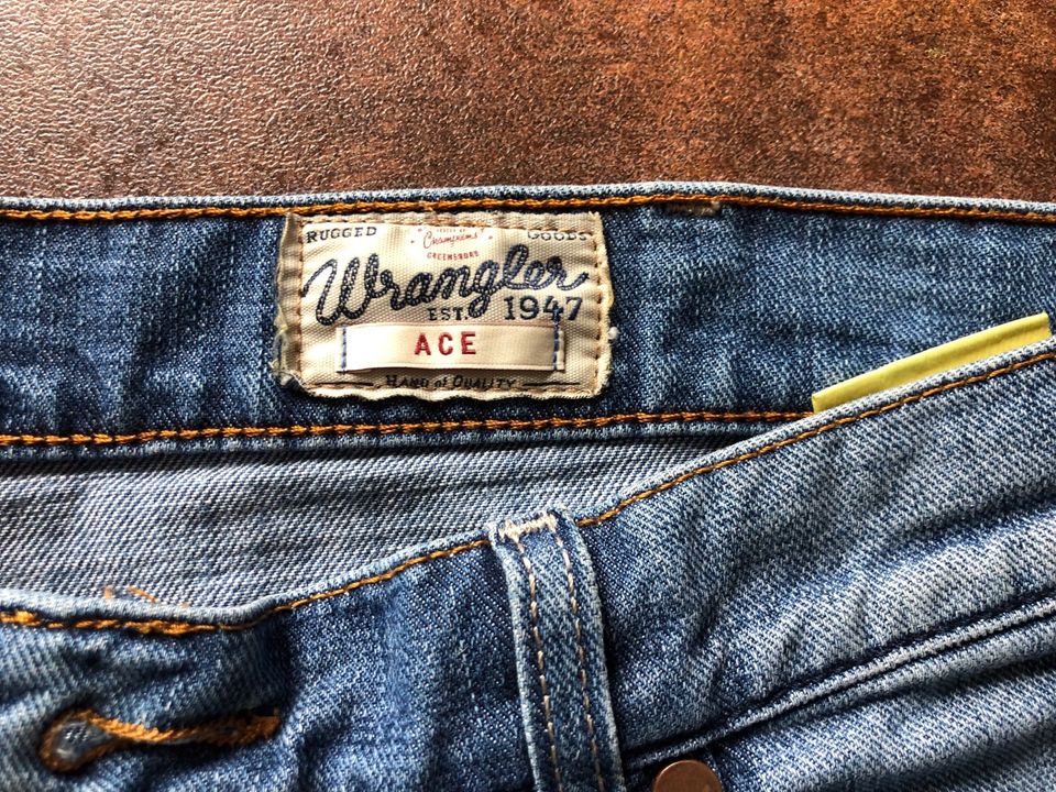 Wrangler Jeans   Gr.36/34 in Magdeburg