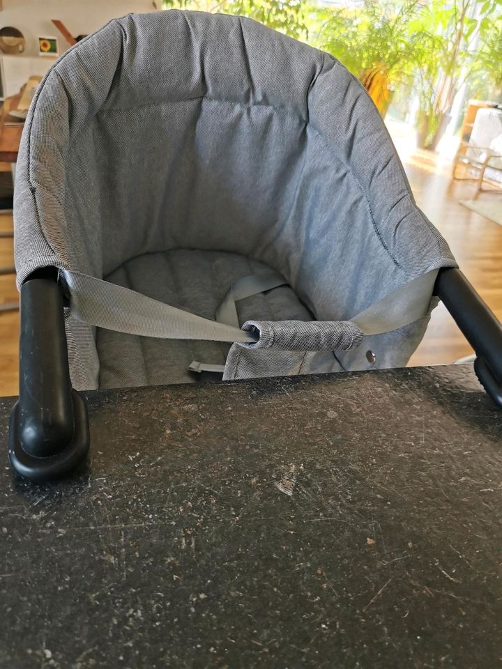Tischstuhl, Tischsitz Kleinkind Baby in Oberpframmern