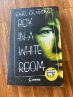 Boy in a white room von Karl Olsberg Jugendbuch Bayern - Waldbüttelbrunn Vorschau