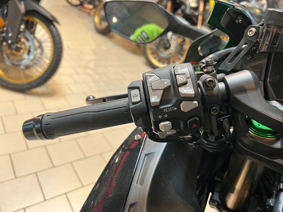 Kawasaki Ninja H2 SX Tourer in Braunschweig