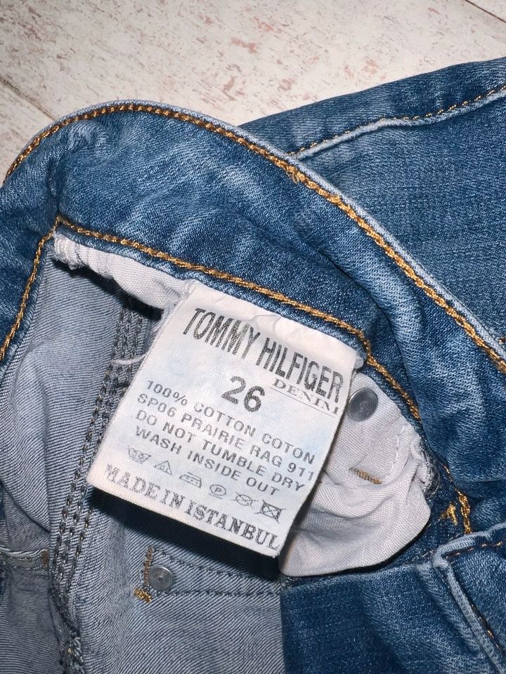 Tommy Hilfiger Jeans Gr. 26 blau Hose in Berlin