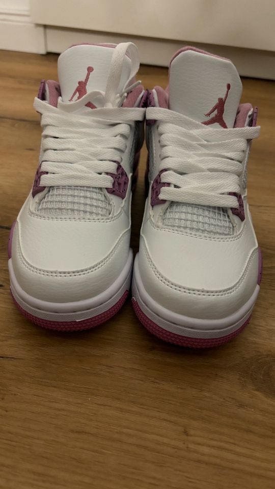 Jordan 4 pink in Bienenbüttel