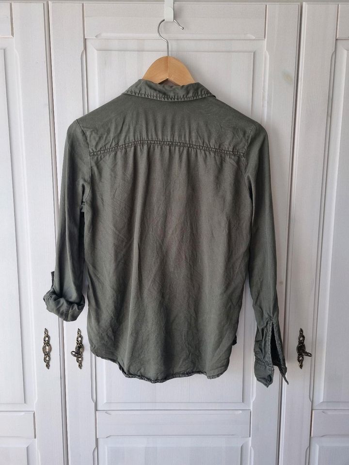 H&M Bluse Hemd Khaki XS in Rheinberg