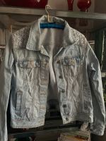 Supersüße Jeansjacke mit Spitzendetails Dresden - Dresden-Plauen Vorschau