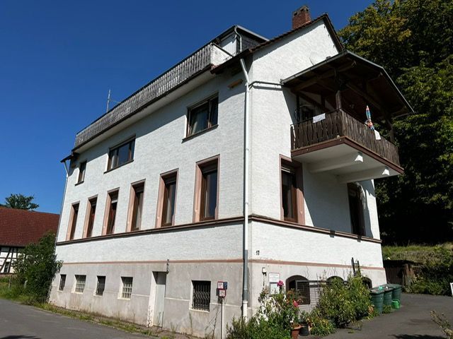 Haus zu verkaufen / Mehrfamilienhaus/ Pferde/ Ferienwohnungen? in Brensbach