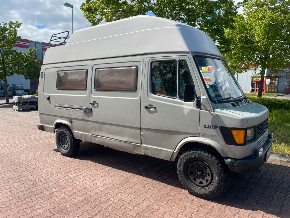 Wohnmobil Mercedes Wesfalia Camper 309 in Berlin