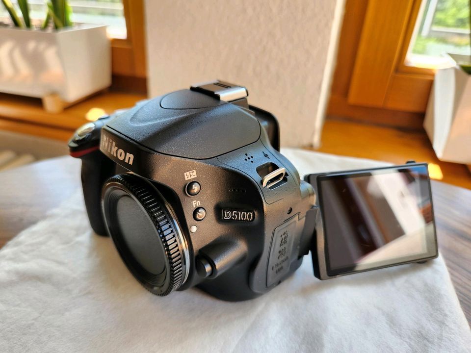 Nikon D5100 Spiegelreflexkamera  mit Zubehör in Gifhorn