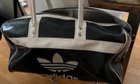 Retro Taschen Adidas blau weiß & Reebok schwarz gold Nordrhein-Westfalen - Leverkusen Vorschau