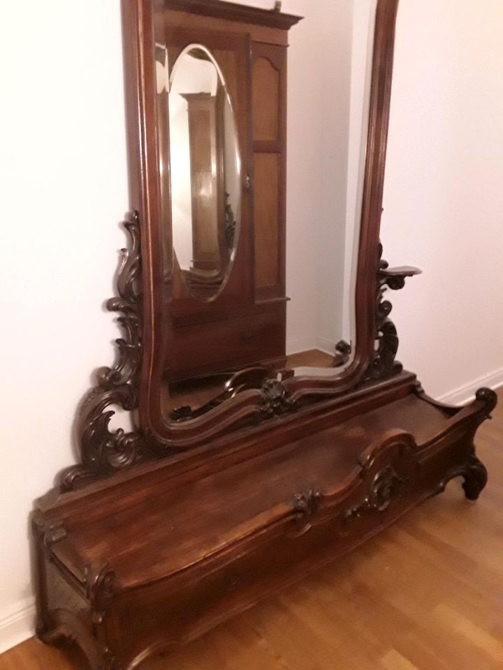 Antiker Spiegel in Hannover