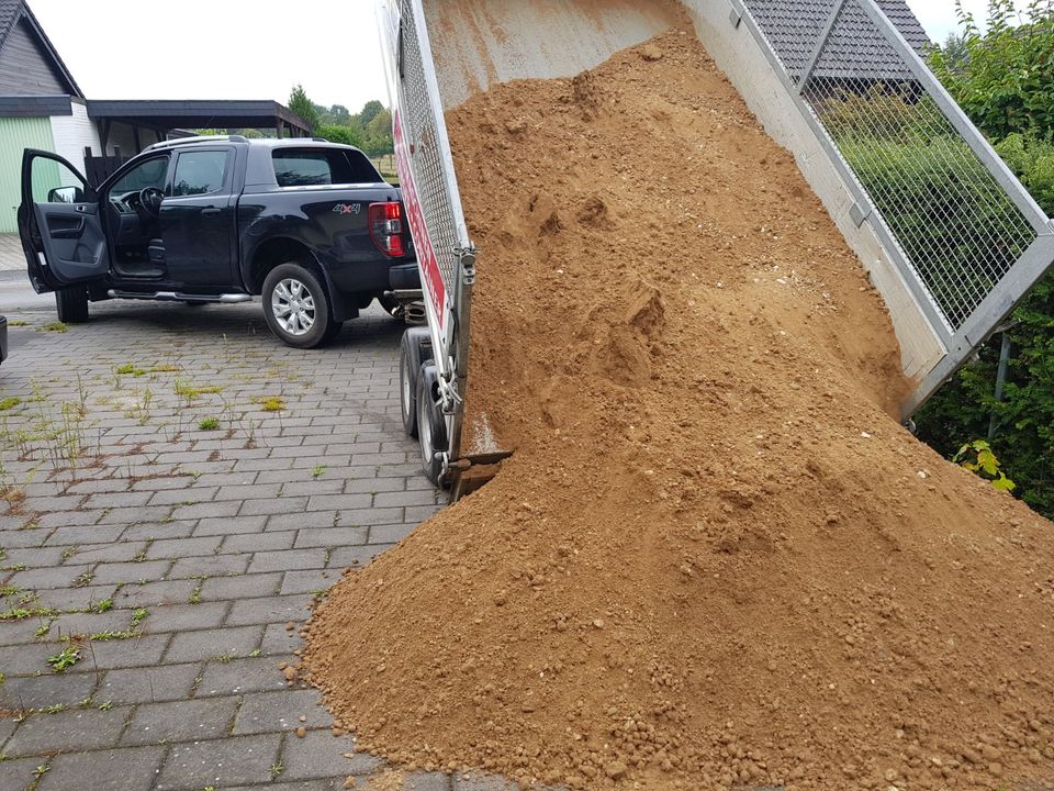 Mutterboden Hackschnitzel RCL Sand Kies Splitt Rindenmulch in Nettetal