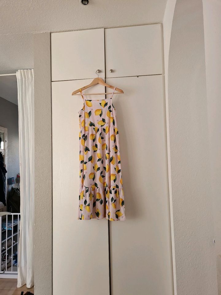 Sommerkleid, Mädchen, Größe 158 in Kernen im Remstal
