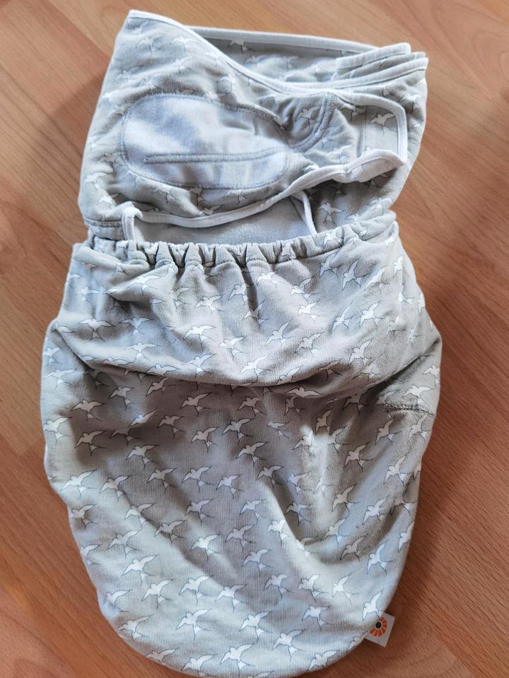 Ergobaby Swaddler Pucke Pucksack Schlafsack pucken in Thum