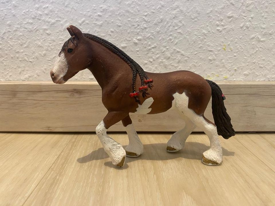 Schleich Pferde - Clydesdale Familie (2 Pferde, 1 Fohlen) in Upgant-Schott