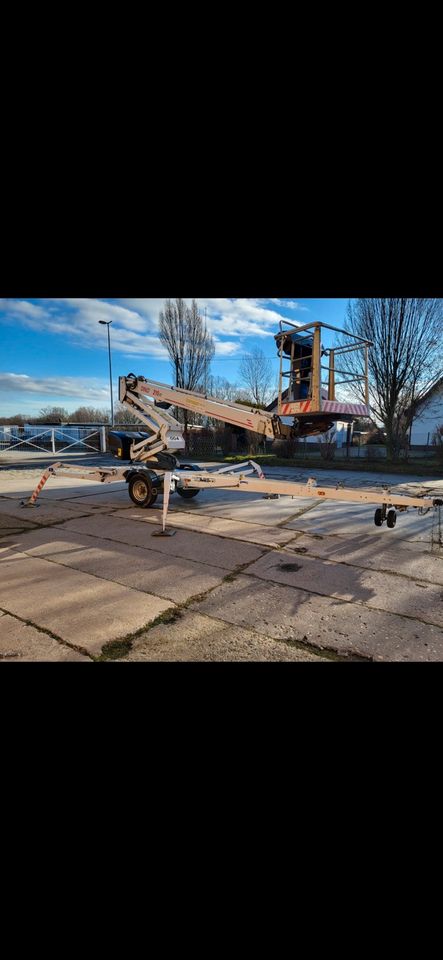 Hebebühne Scherenbühne Bühne zu Mieten Arbeitsbühne in Wörth Kr. Erding