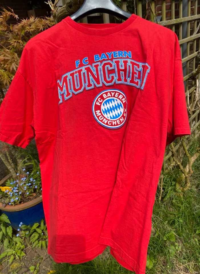 FC Bayern, T-Shirt in XL in Bredstedt