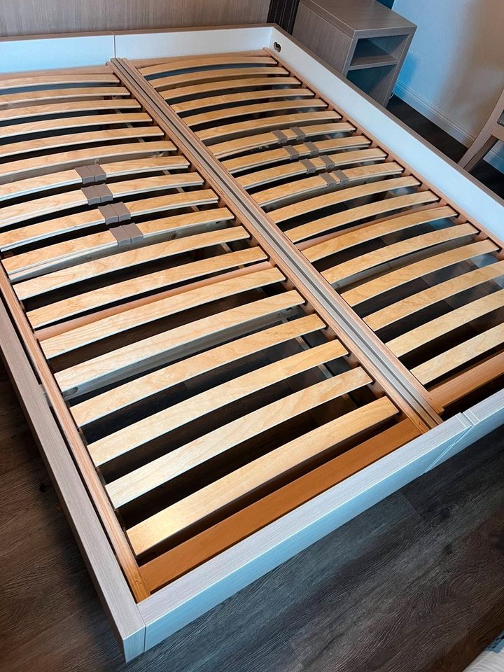 Neuwertiges Bett inkl. Lattenrost 2x80 oder 1x160 in Rathen