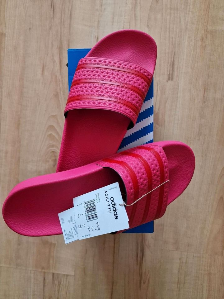 Adidas Adiletten Limited Edition Unisex 42 43 US 9 Neu m Etikett in Neumünster