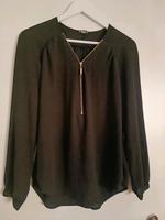 Schwarze Bluse mit goldenen Reißverschluss Gr. M von "Pimkie" Hessen - Beerfelden Vorschau