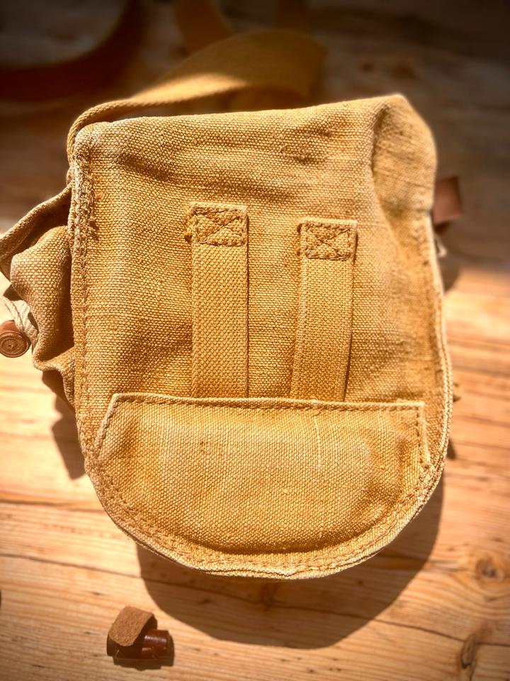 2 alte Armee Taschen canvas army Umhängetasche NVA Camping in Leipzig