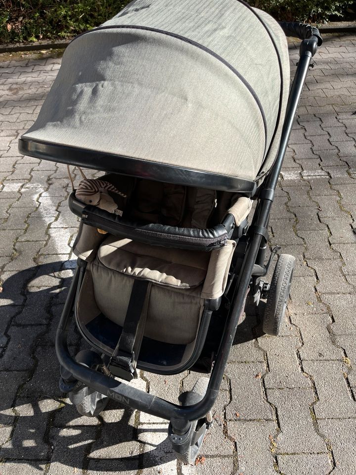 Kombi-Kinderwagen und Babywanne Moon Nuovo in München