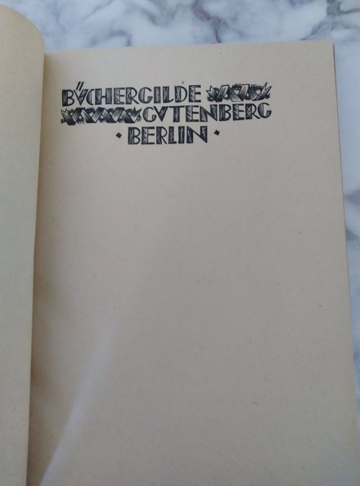 Buch "Der entwurzelte Baum" von 1926 in Brandis