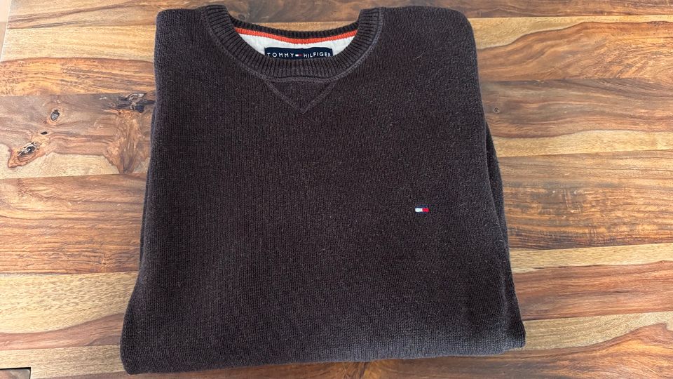 Tommy Hilfiger Pullover in braun in der Größe S in Berlin