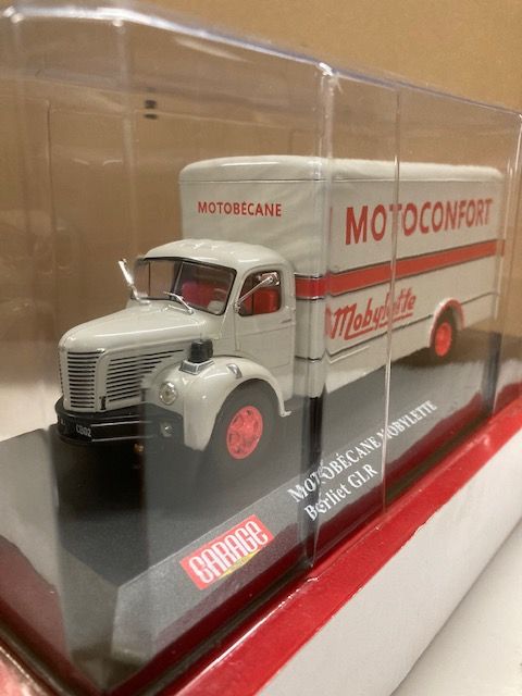 LKW Model, Berliet GLR, Motobecane Mobylette, 1:43 in Itterbeck