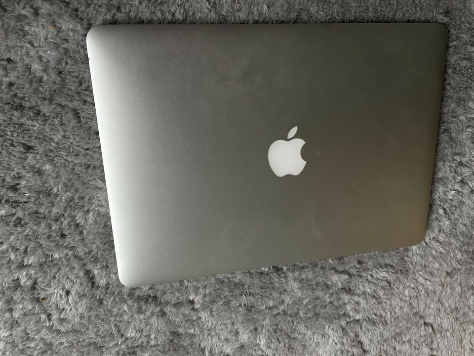 Macbook Air MacOS Sierra in Güglingen