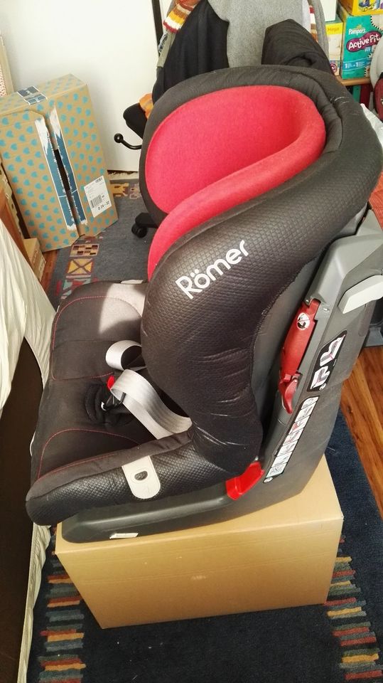 Britax Römer Kindersitz King Plus +Stoffbezug +Babycool Auflage in Dresden