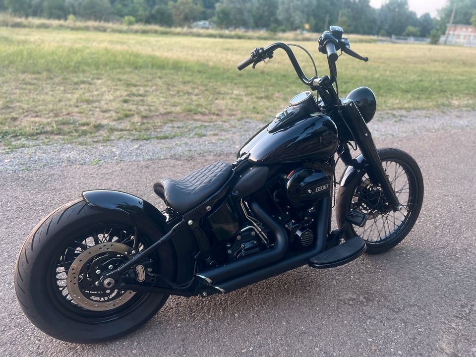 Harley Davidson Softail Slim Bobber 103 in Reutlingen