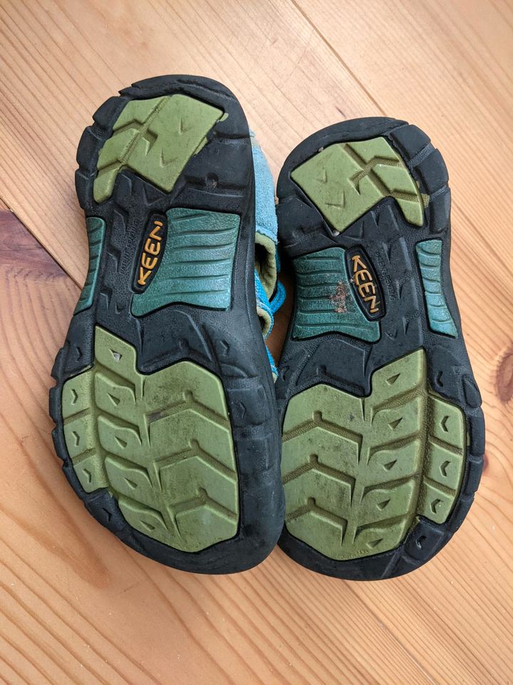 Keen Sandalen blau Gr. 30 in Auerbach (Vogtland)