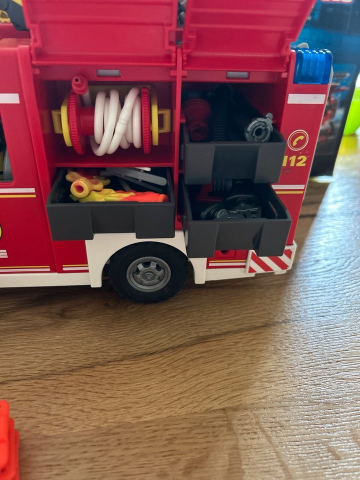 Playmobil Feuerwehr Löschfahrzeug 9464 in Nordhausen