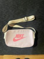 Neue Nike Handtasche Berlin - Treptow Vorschau